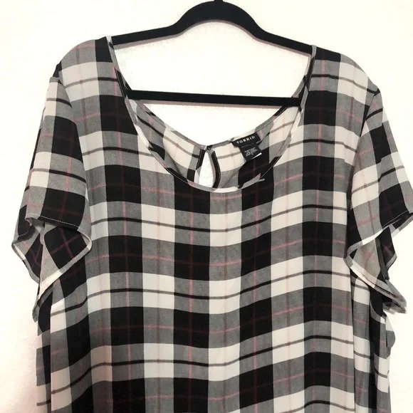 Torrid Black and White Plaid Top - Picture 5 of 7